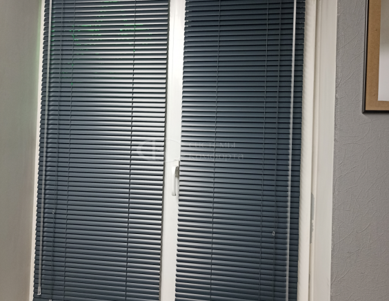 Горизонтальные алюминиевые жалюзи